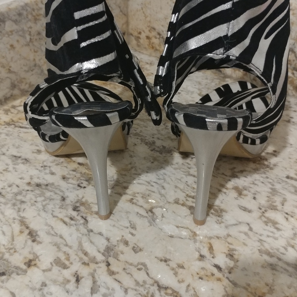 Sandals - Picture 4 of 5